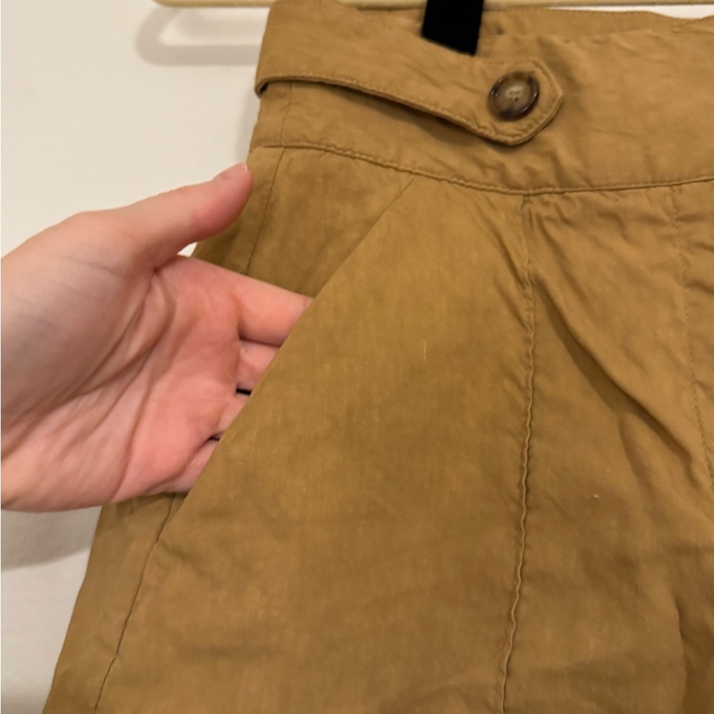 Veronica Beard Betty Stretch-Linen Tan High Waisted Shorts - Picture 4 of 13